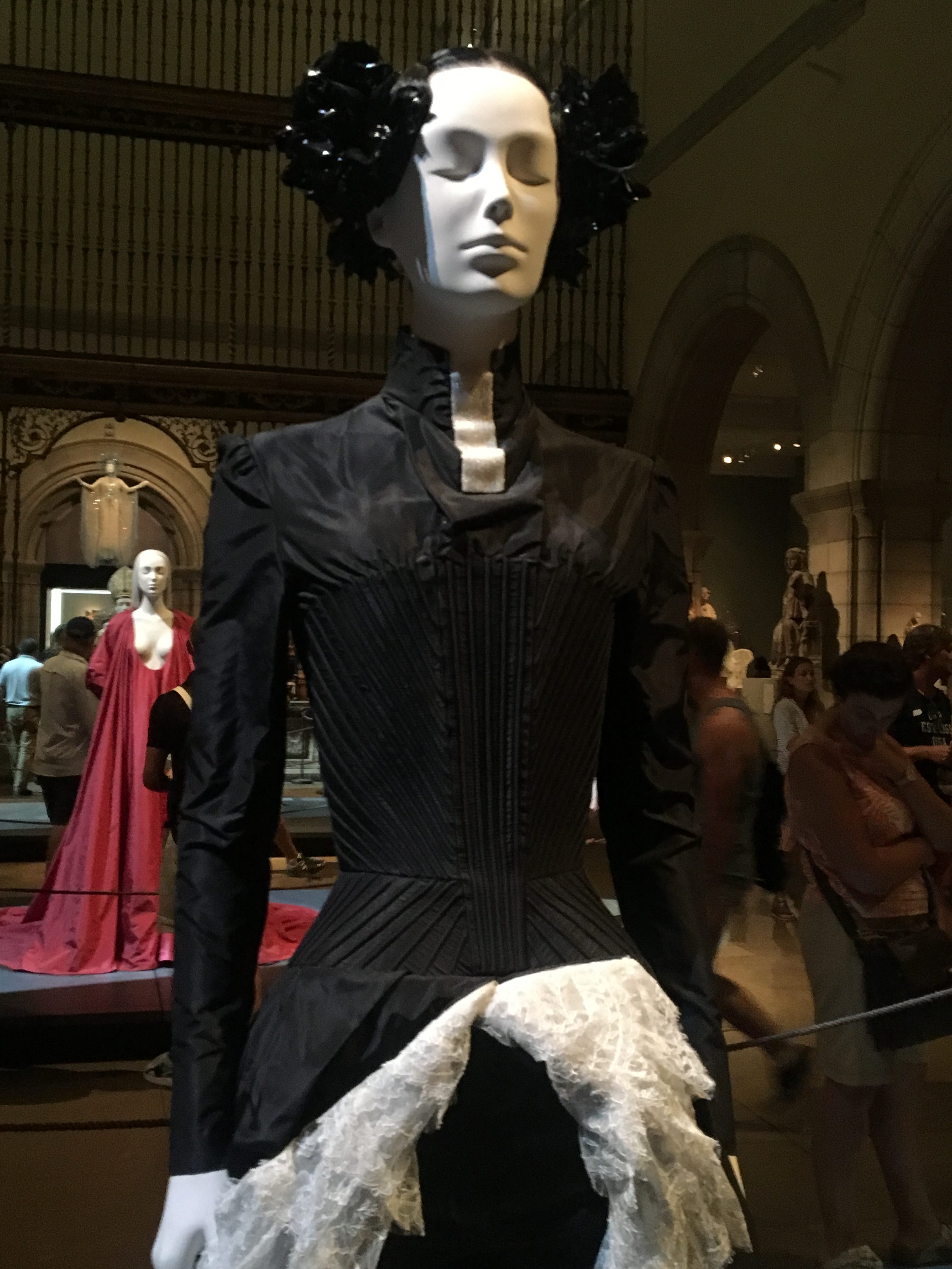 Heavenly Bodies: Fashion & the Catholic Imagination | Blogger Review ...