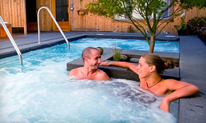 Common Ground Bathhouse - 2 people soaking in pool