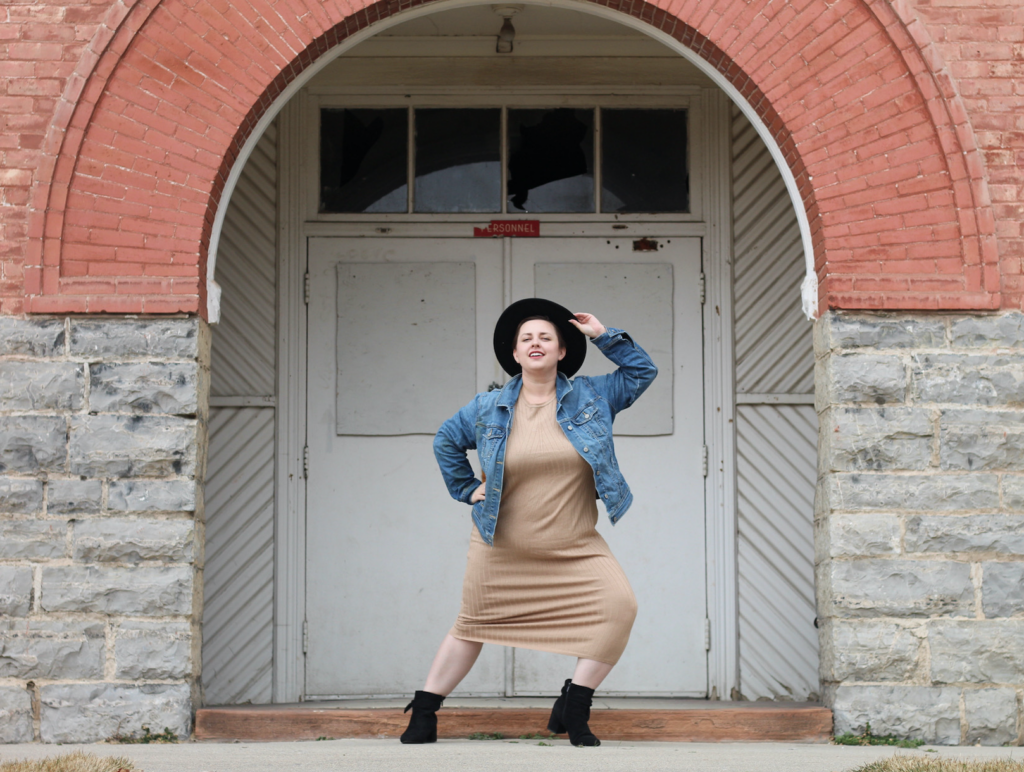 plus size neutral curvy outfit