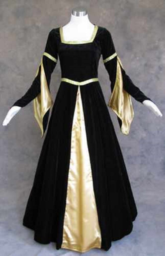 Royal renaissance queen costume for plus sizes