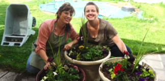 Planting flowers for Mother's Day - Blogger Pot Home Improvement Tutorial