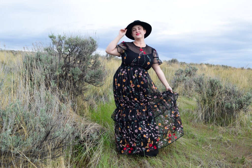 Black prairie dress in size 18
Plus size long prairie dress Plus Size ML Monique Lhuillier Look Book