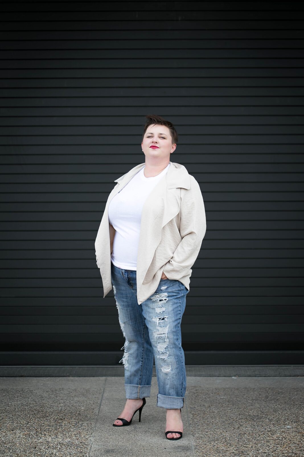 Styling Plus Size Boyfriend Jeans | Street Style Look Book - The Huntswoman