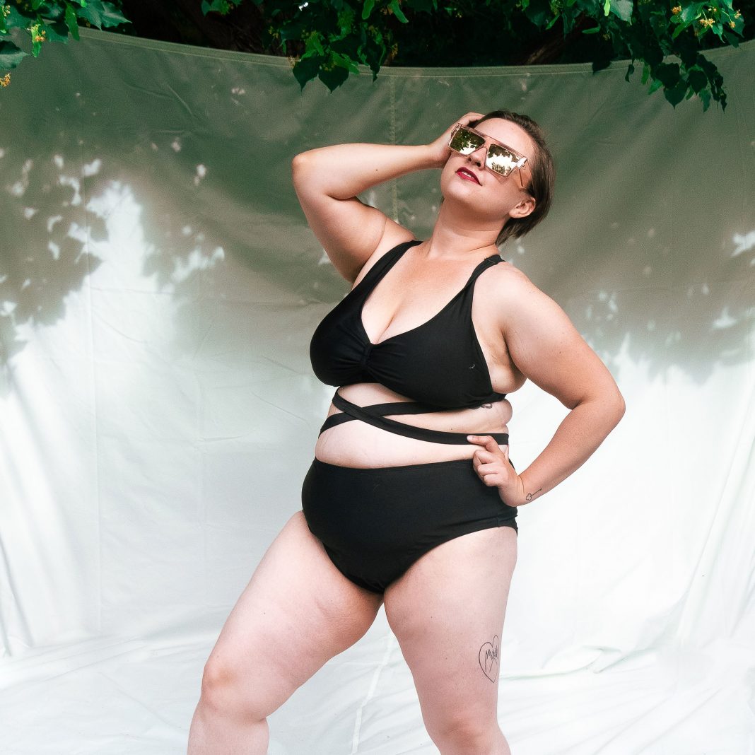Where to Buy Plus Size Swimsuits (for Big & Small Busts!) The Huntswoman