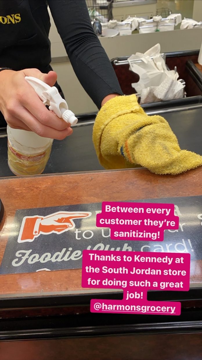 Going to the Grocery Store in Utah Harmon's Grocery in Utah Masks ON!! The Huntswoman