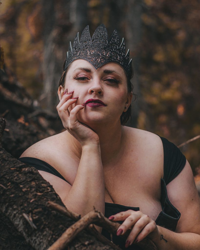 Easy DIY Evil Queen Halloween Costume