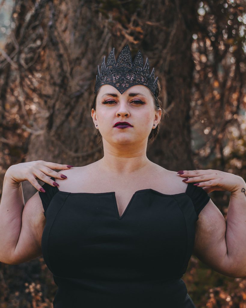 Easy DIY Evil Queen Halloween Costume