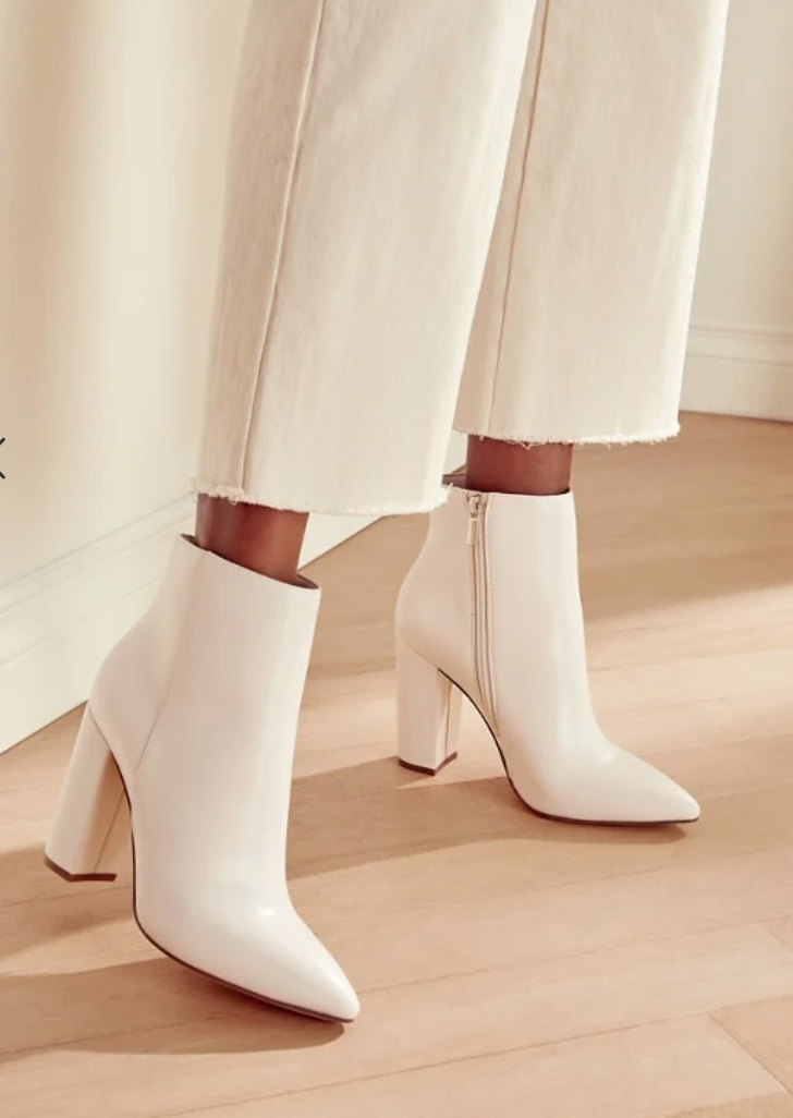 plus size heels for wide feet near me