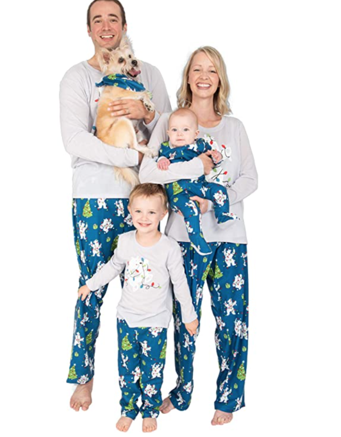 9+ Matching Christmas Pajamas for Family in Plus Size| List of Brands ...