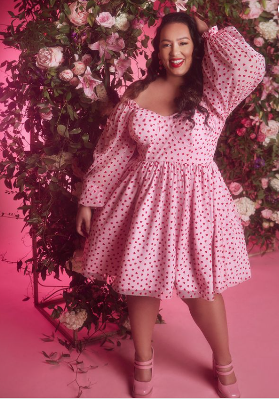Plus Size Valentine's Day Outfits for Night - pink heart print dress