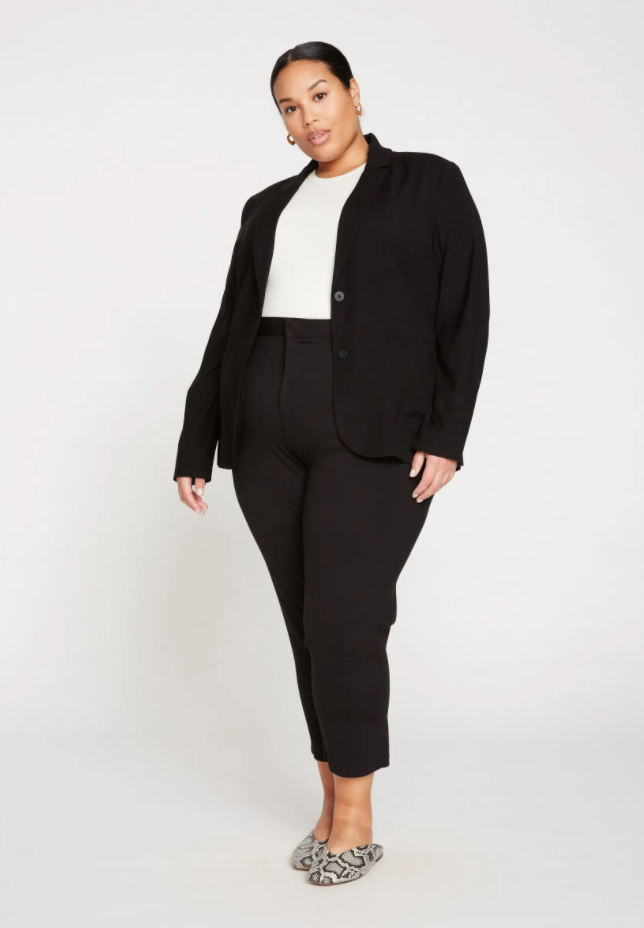Plus Size Professional Outfits for Working in Government & Politics

Here are 21 outfit ideas for plus size professionals who work on The hill in Washington DC, in politics or in government