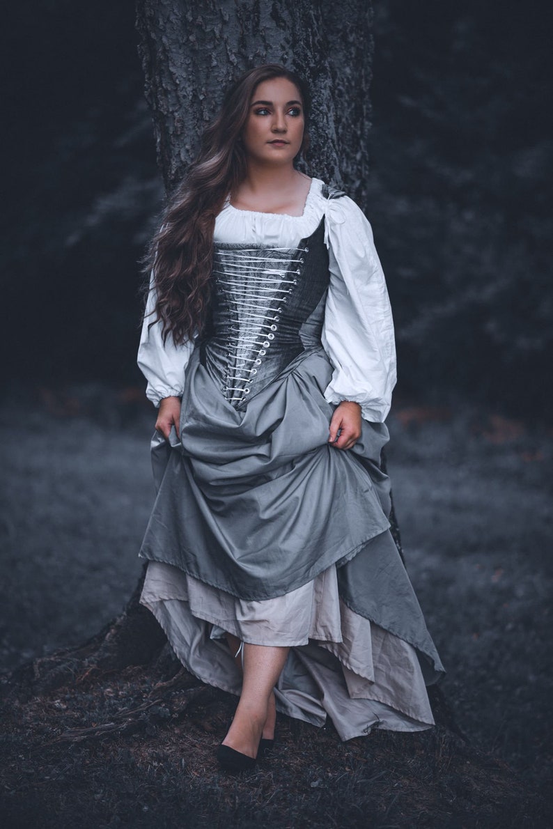 Where to Buy Plus Size Renaissance & Period Costumes | 13 Brands - The ...