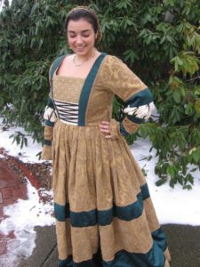 Where to Buy Plus Size Renaissance & Period Costumes | 13 Brands - The ...