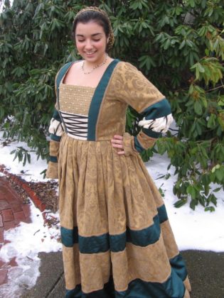 Where To Buy Plus Size Renaissance & Period Costumes 