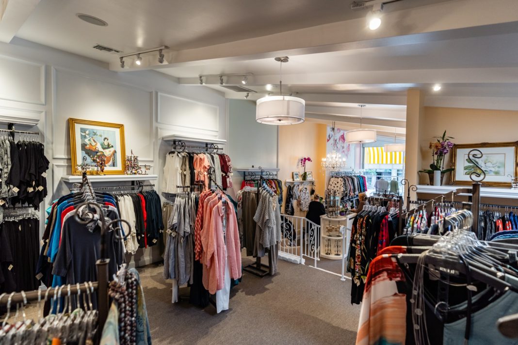 Where to Buy Plus Size Clothes in LA | 23+ Stores in 2023 - The Huntswoman