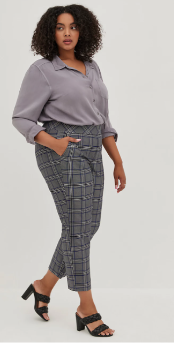 Plus size airport outfit with plaid pants
