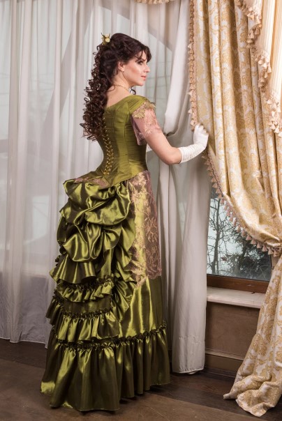 green plus size victorian gown costume with bustle