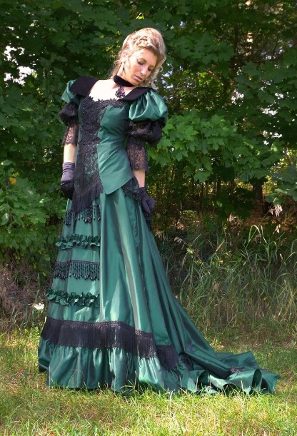 plus size victorian costumes in green and black