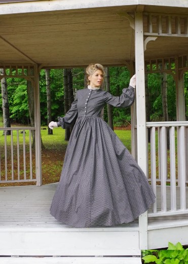 Black plus size Victorian dress costume - Charles Dickens Era