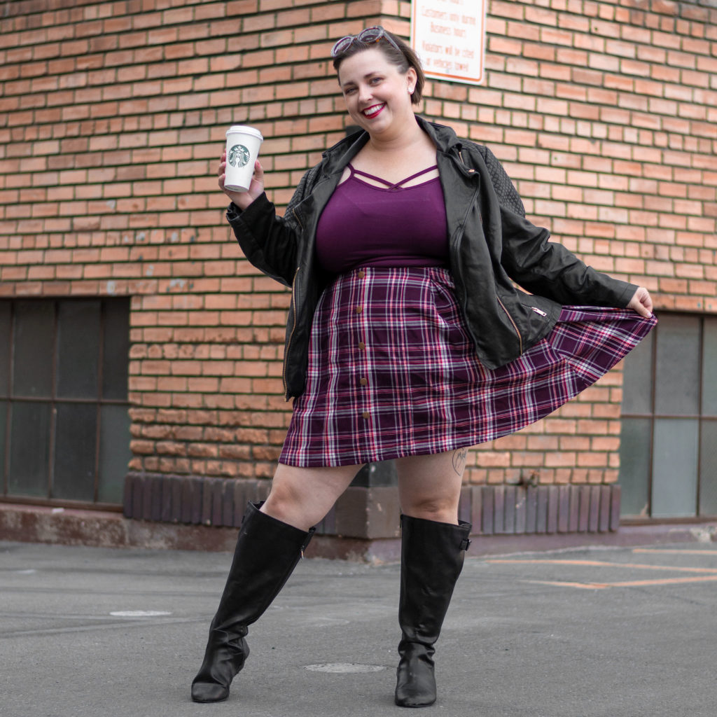 blogger recommednations where to shop for plus size wide calf boots.  Blogger in photo is wearin ga  plus size fall outfit and wide calf black plus size boots
