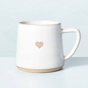 Whtie mug with cream tannish pin kheart